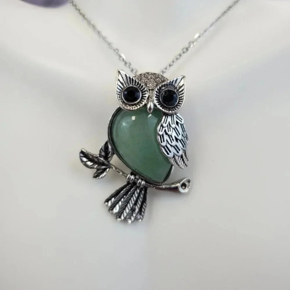 Green Aventurine Owl Pendant Necklace - Picture 9 of 10